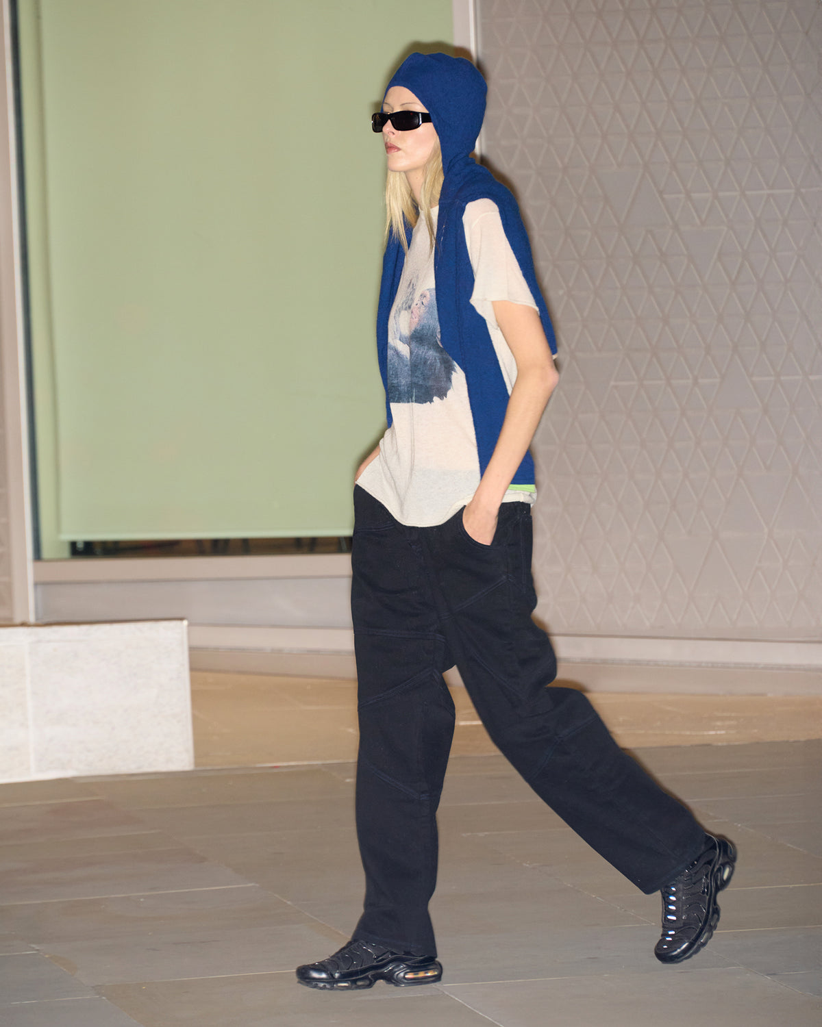 Low Rise Black Denim image 4